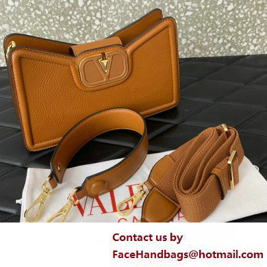 Valentino VLogo Leather shoulder bag in grainy calfskin Brown 2025