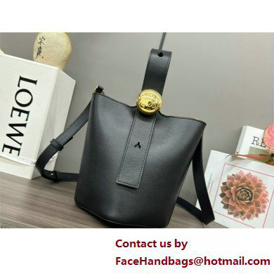 loewe mini Pebble Bucket bag in mellow calfskin black 2025