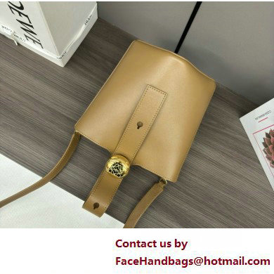 loewe mini Pebble Bucket bag in mellow calfskin sand 2025