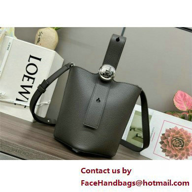 loewe mini Pebble Bucket bag in soft grained calfskin black 2025 - Click Image to Close