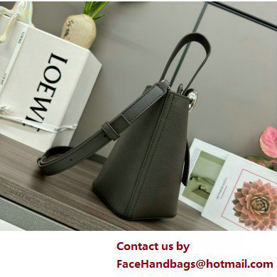 loewe mini Pebble Bucket bag in soft grained calfskin black 2025