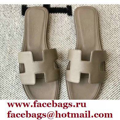 Hermes Oran Flat Sandals in Swift Box Calfskin 36