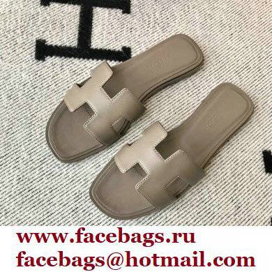 Hermes Oran Flat Sandals in Swift Box Calfskin 36