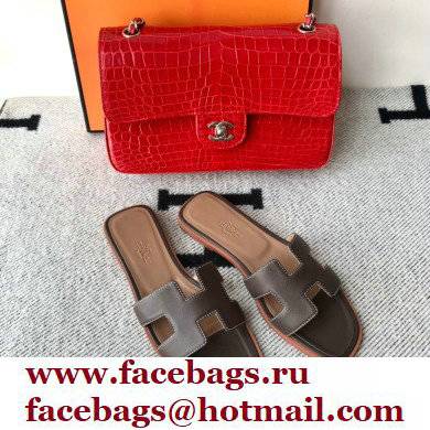 Hermes Oran Flat Sandals in Swift Box Calfskin 44