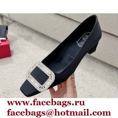 Roger Vivier Heel 4.5cm Belle Vivier Pilgrim Buckle Pumps in Satin Black